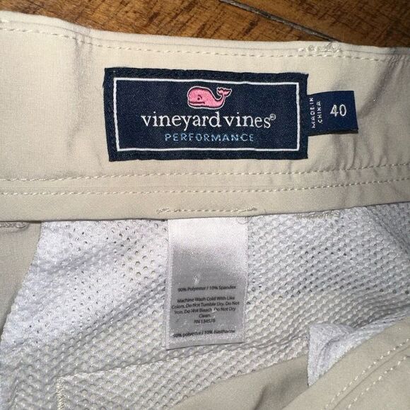 Vineyard Vines tan preppy 40 flat front breaker shorts - Picture 2 of 3
